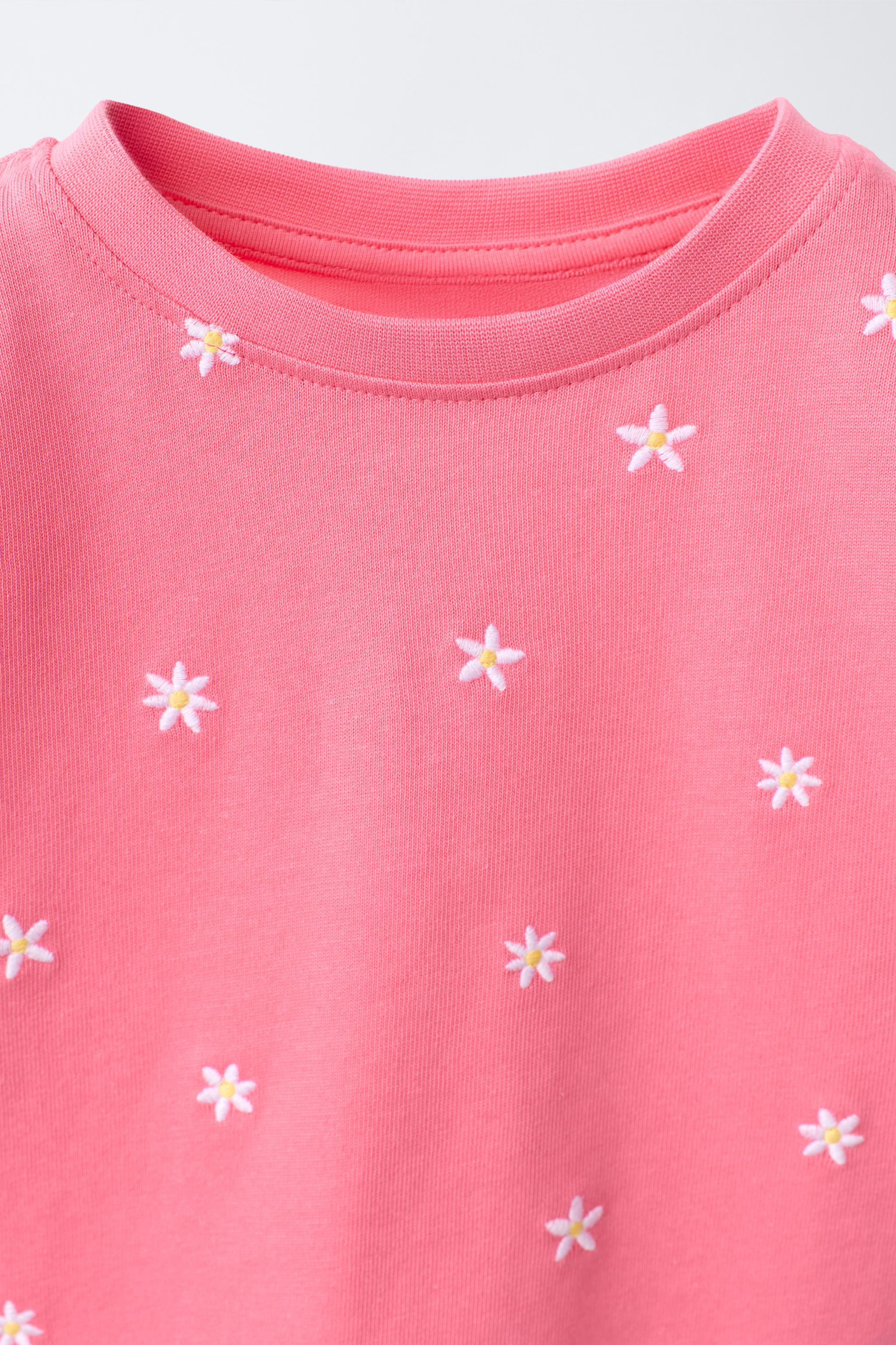 ENSEMBLE T-SHIRT ET BERMUDA BRODÉS